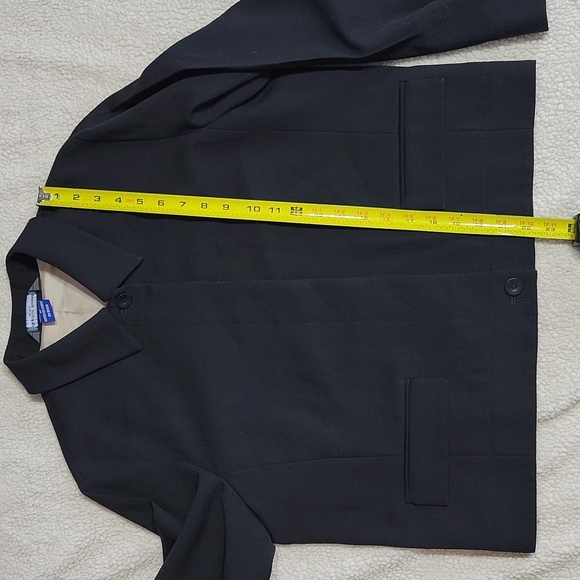 AUSTIN REED BLACK WOOL BLAZER, SIZE 12P - Picture 11 of 12